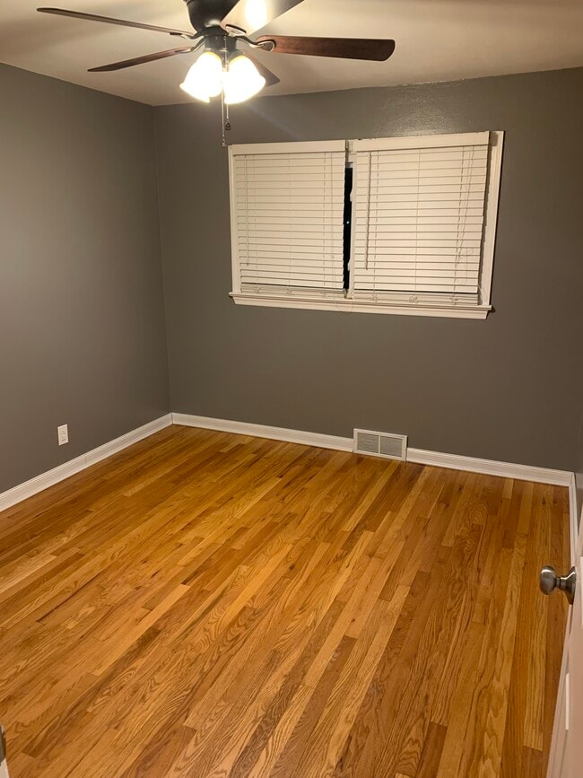 Master Bedroom - 7910 Menola St