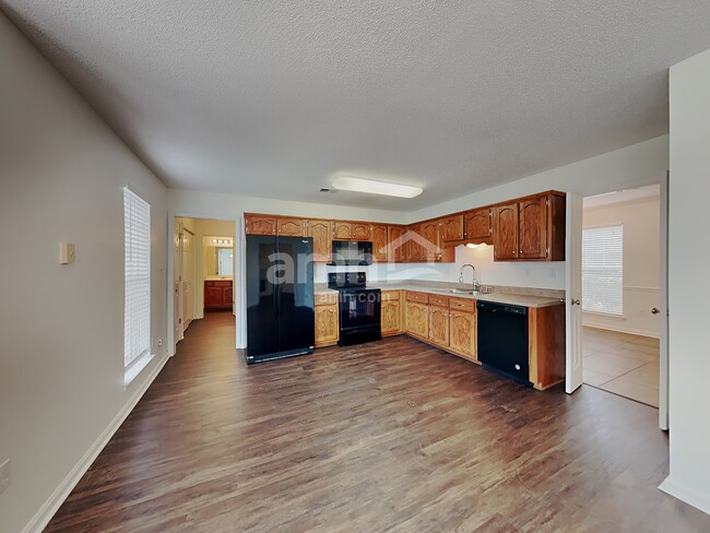 Building Photo - 2491 Hunters Pointe Dr