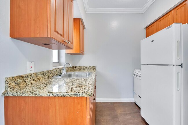 Building Photo - 521 NE 82nd Terrace