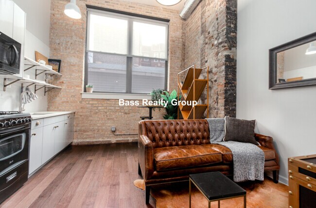 Foto del edificio - 5021 N Kenmore Ave