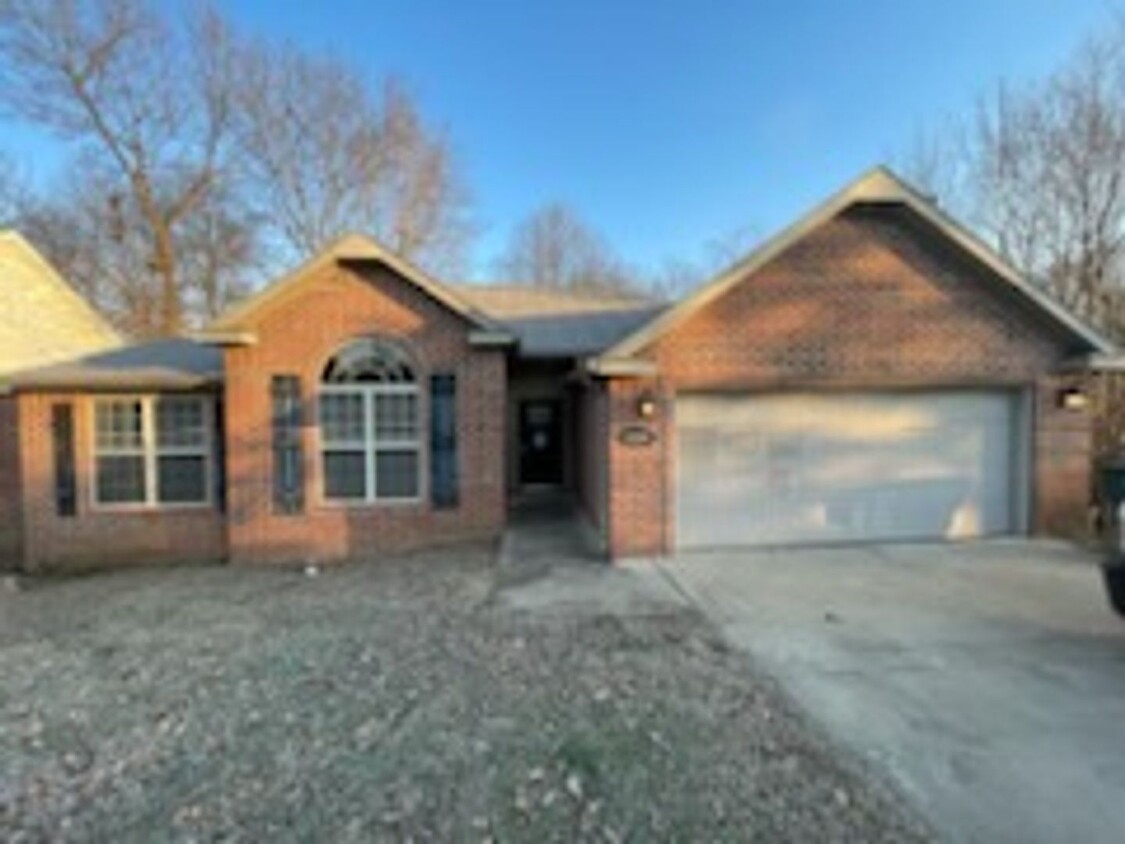 Primary Photo - Beautiful Fayetteville Home for Rent!!