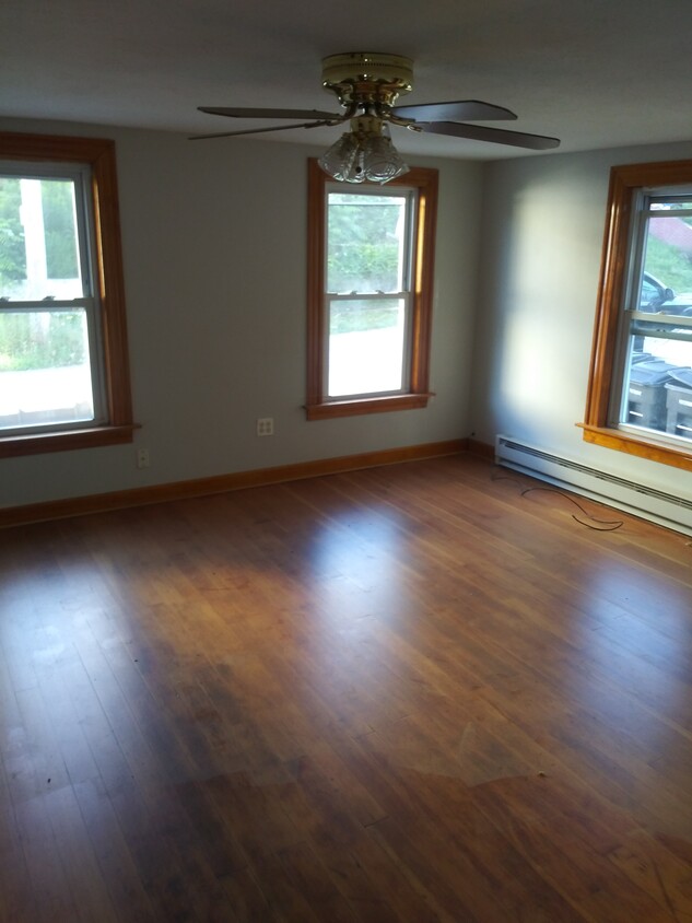 Foto principal - 208 Connors St