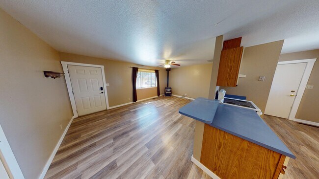 Building Photo - 781 Eastlake Dr