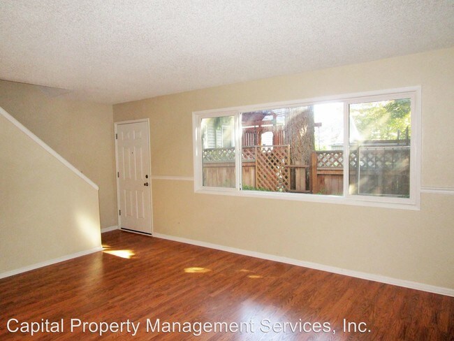 Building Photo - 2610 NE Clackamas St