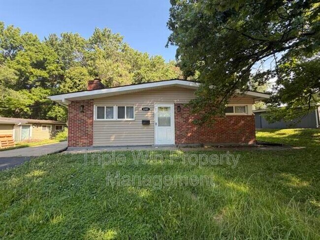 Building Photo - 8301 Pepperidge Dr