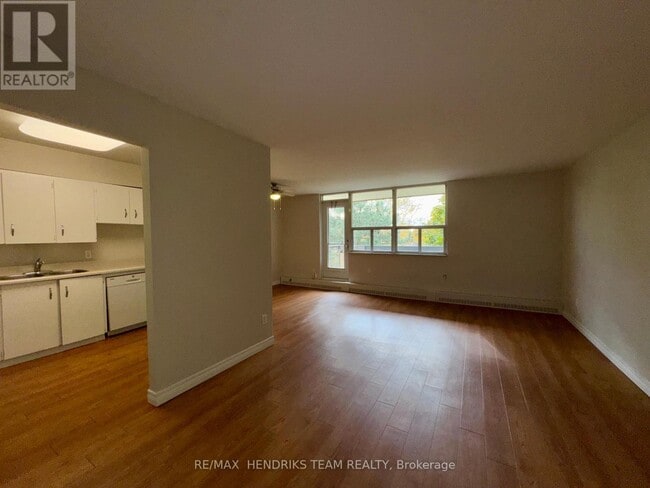 Building Photo - 156 Fitch St