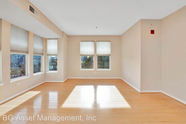 Foto del edificio - 2 br, 2 bath Condo - 655 12th Street Unit 323