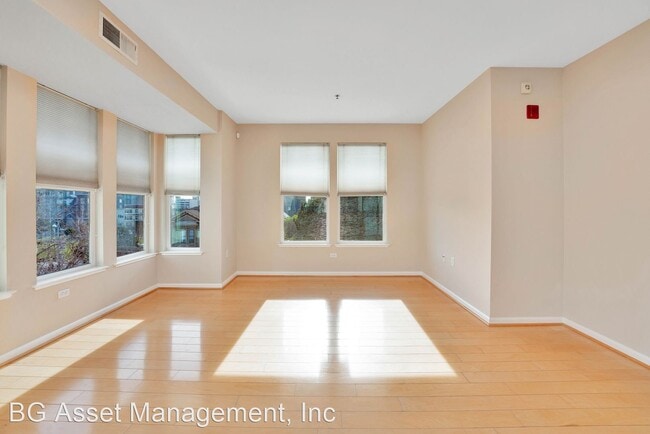 Building Photo - 2 br, 2 bath Condo - 655 12th Street Unit 323