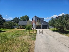 Building Photo - 2422 56th St