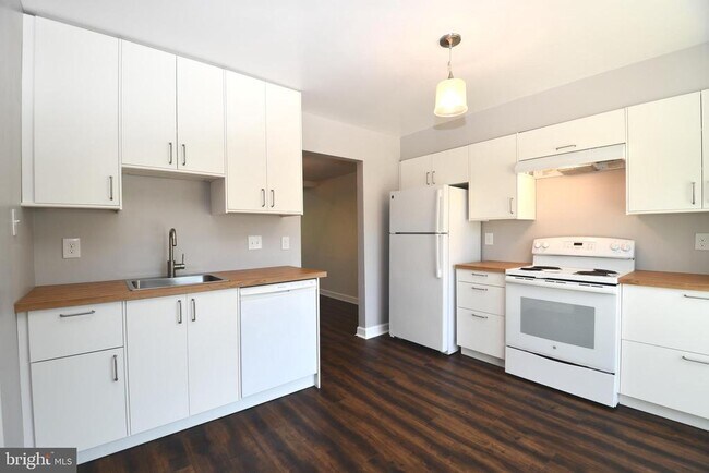 Foto del edificio - 5714 Lofthill Ct