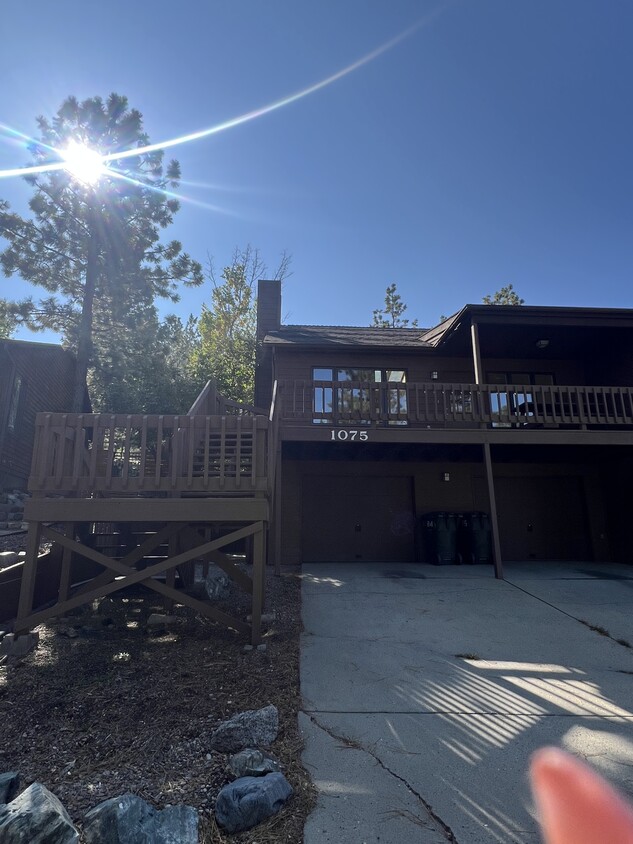 Foto principal - 1075 Woodbridge Dr
