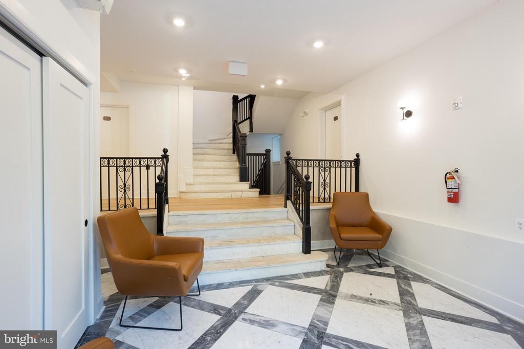 Primary Photo - 2869 28th St NW