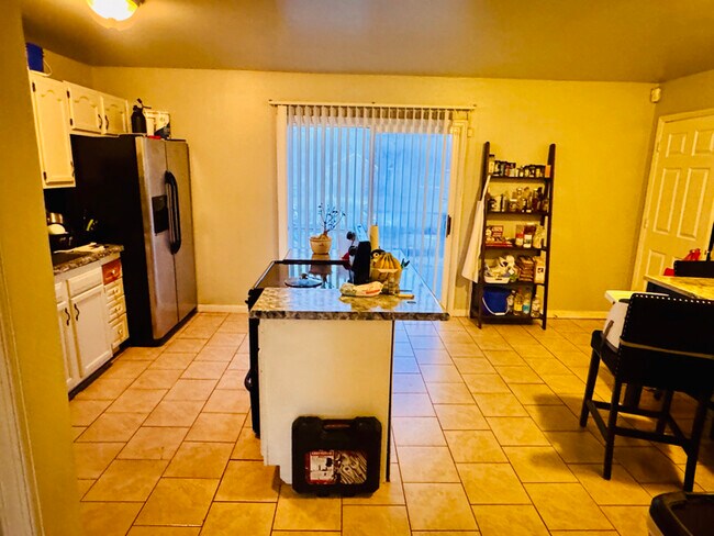 Foto del edificio - 140 Woodland Rd