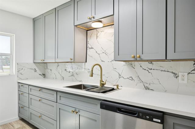 Foto del edificio - 303 N Delphine St