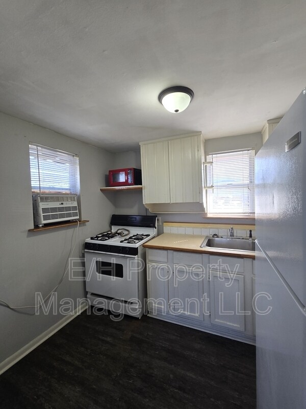 Foto del edificio - 938 N Broadway Ave