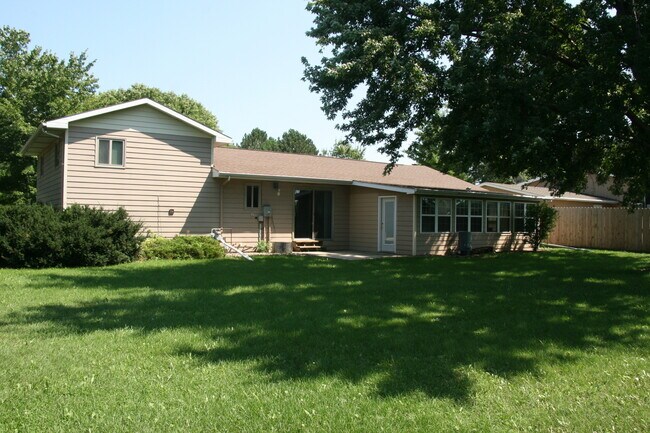 Building Photo - 3 bed house in Beresford