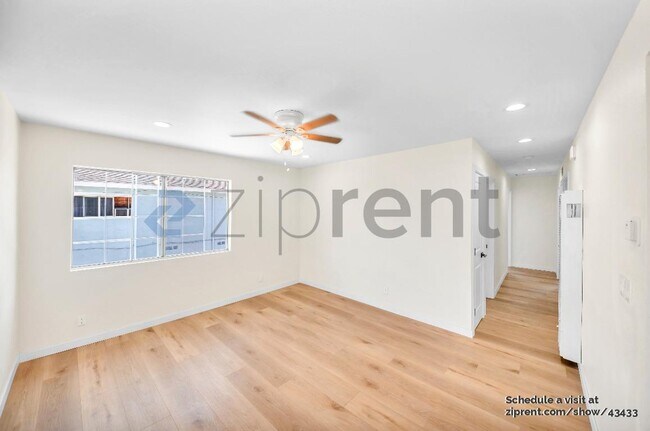Foto del edificio - 850 W 80th St