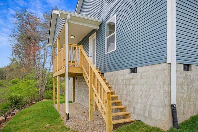 Building Photo - 168 Sky View Meadow Dr