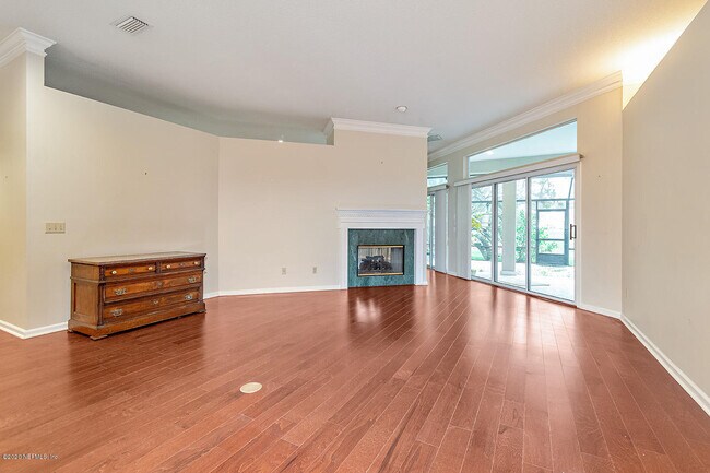 Foto del edificio - 12980 Biggin Church Rd S