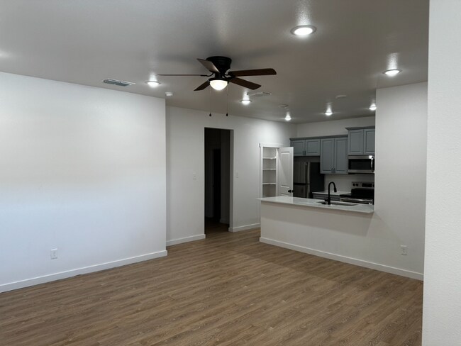 Building Photo - 5809 Urbana Ave