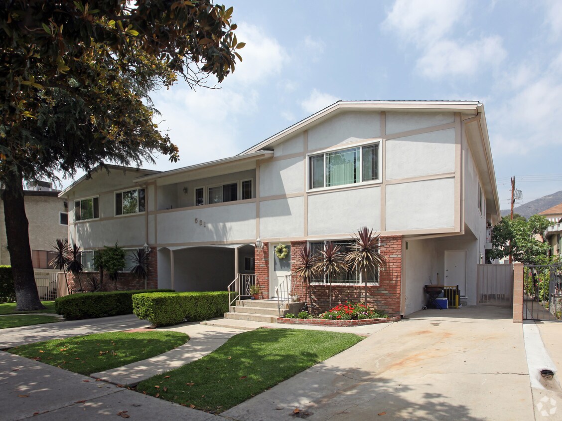 Primary Photo - Stocker Apartments