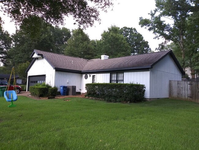 Front - 8501 Buckthorn Dr
