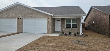 Building Photo - 523 NW 68th Ave