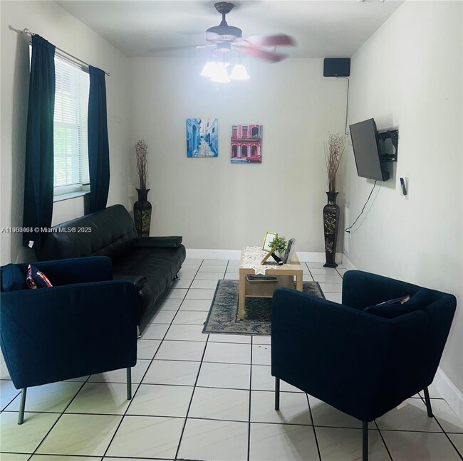 Foto del edificio - 2525 NW 33rd St