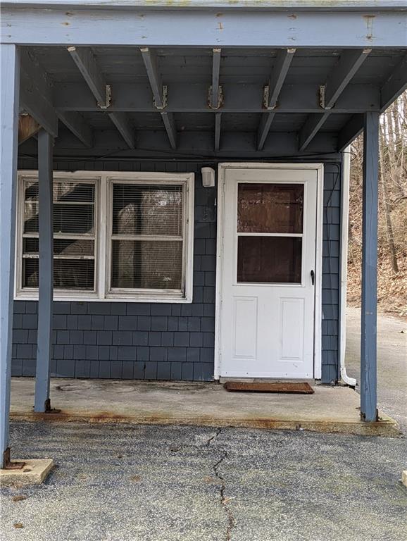 33 Gadoury Ave Unit 5, Coventry, RI 02816 Room for Rent in Coventry