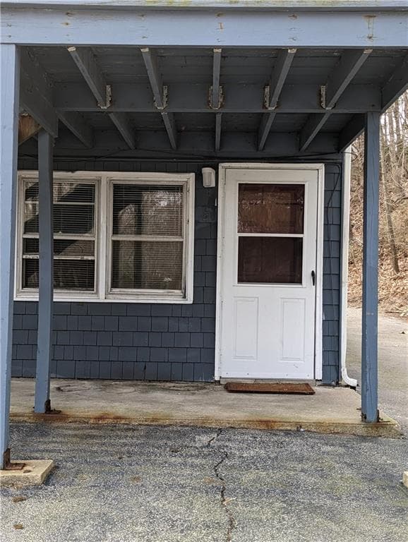 33 Gadoury Ave Unit 5, Coventry, RI 02816 Room for Rent in Coventry