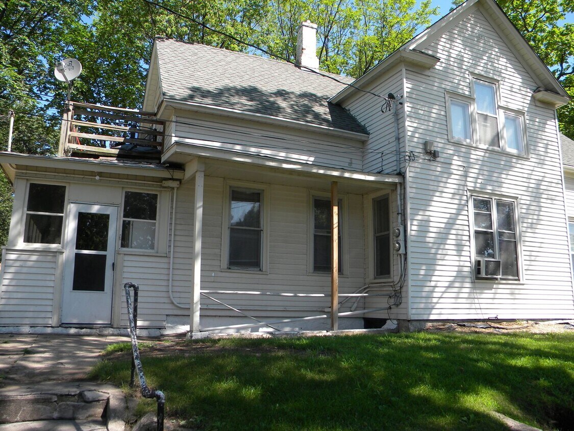 Primary Photo - 600-02 Buchanan St NE