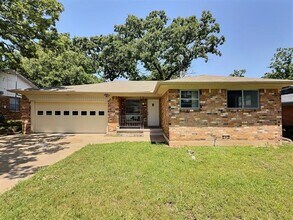 Building Photo - 111 E Doris Dr