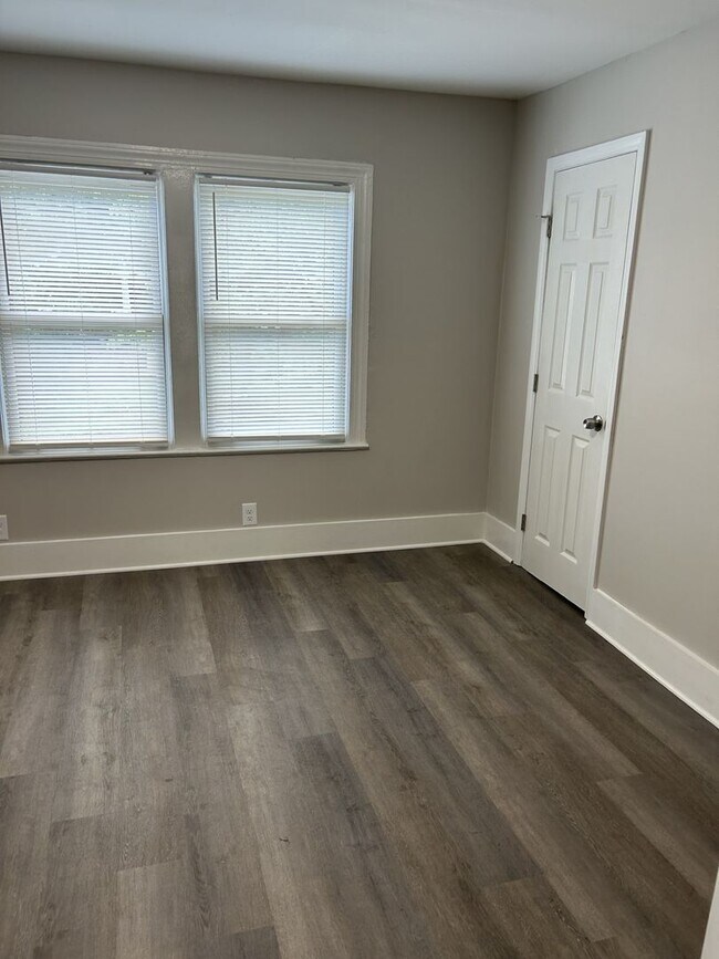 Foto del edificio - 2437 N Patterson Ave