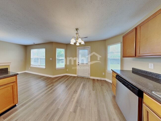 Building Photo - 1009 Palomino Pl