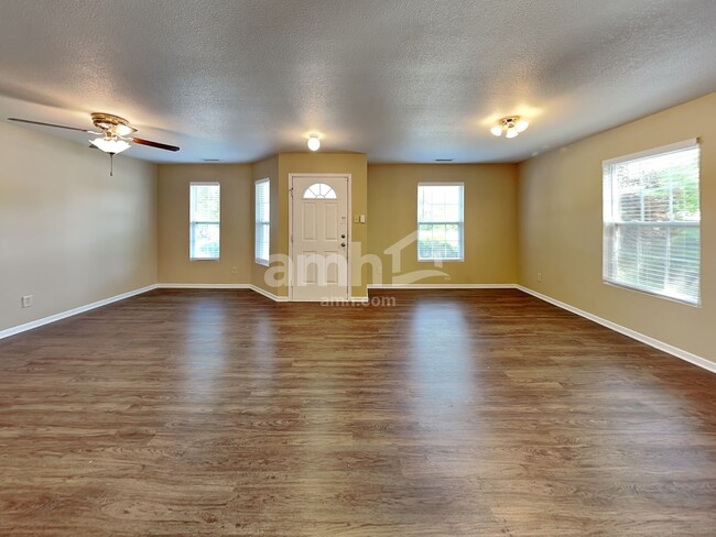 Building Photo - 10127 Cumberland Pointe Blvd