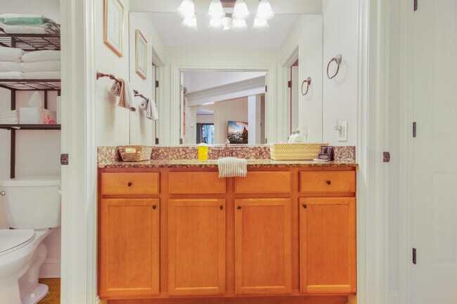 Building Photo - 403 Deerpath W