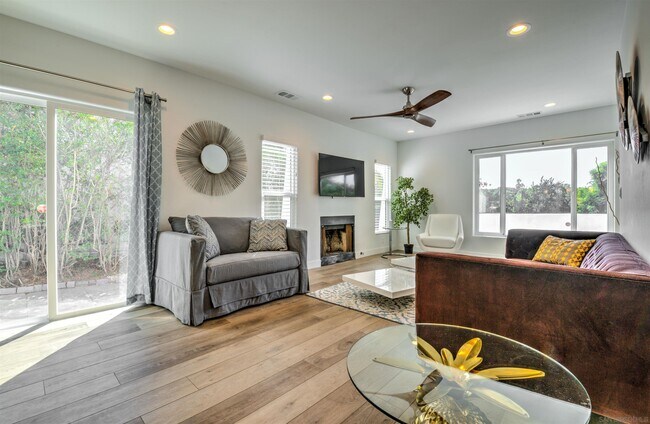Building Photo - 4671 Terrace Dr