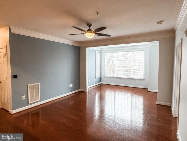 Foto del edificio - 701 Cobblestone Blvd