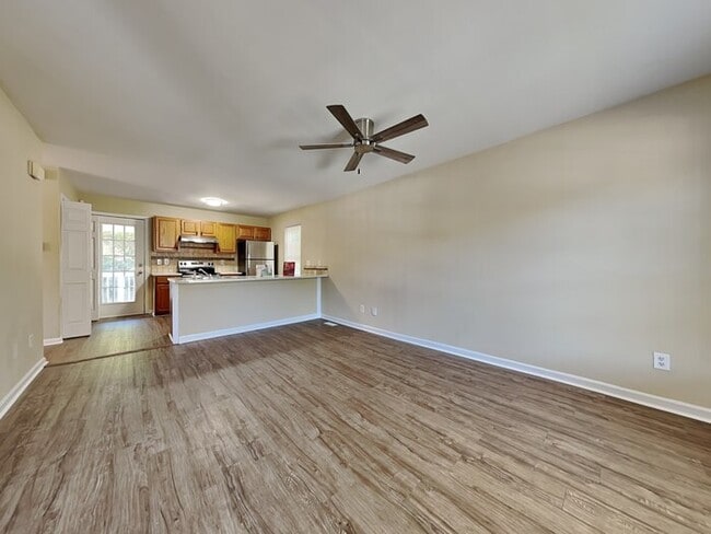 Foto del edificio - 6227 Dumont Ln