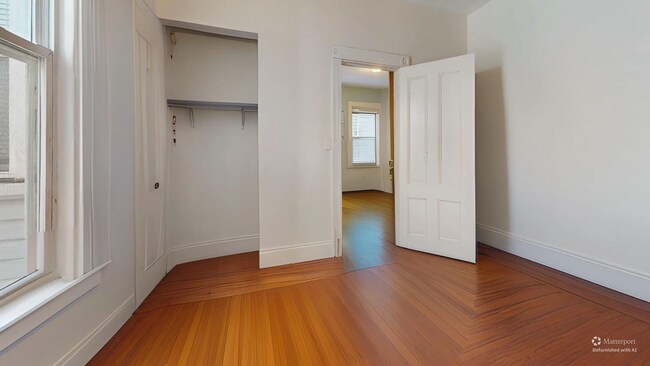 Foto del edificio - 48 Eustis St