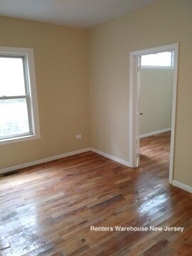 Building Photo - 113 Delavan Ave