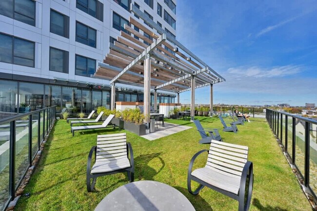 Foto del edificio - 425 Massachusetts Ave