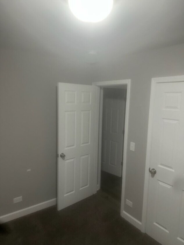 Foto principal - Modern 5 bedroom 2 bath home