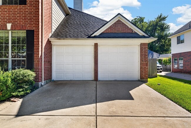 Foto del edificio - 8519 Babbling Brook Ct