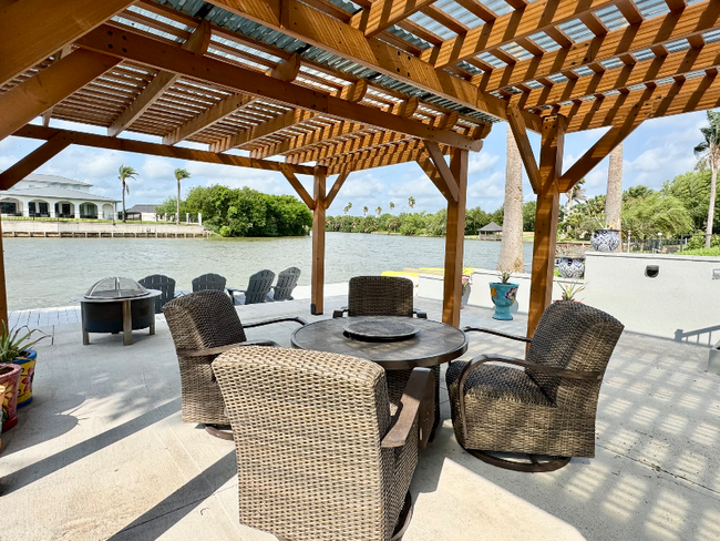 Building Photo - 709 Avenida Escandon