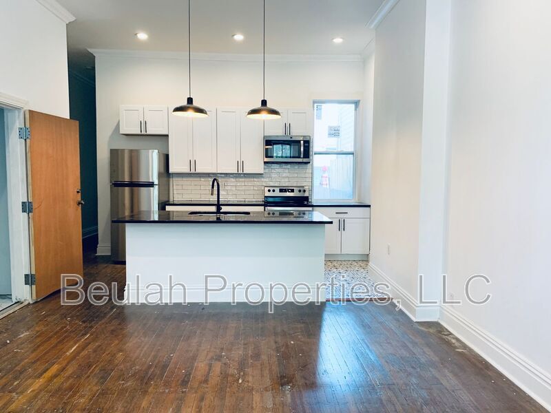 Primary Photo - 1625 Carroll St