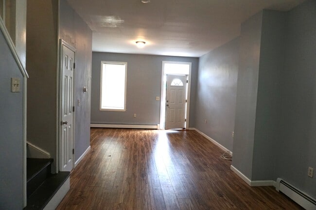 Building Photo - 8 N Delaware Dr