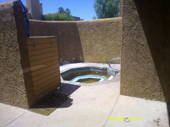 Building Photo - 73407 Foxtail Ln