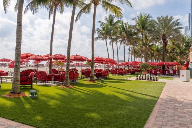 Foto del edificio - 17875 Collins Ave