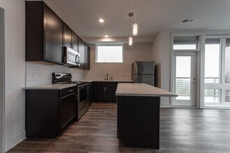 Building Photo - One41 Wellington Apartments